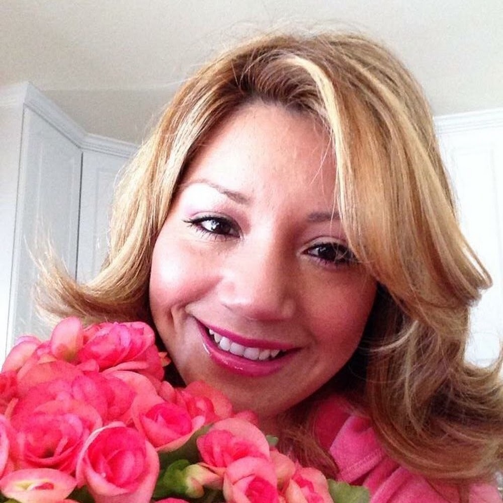 Meet your Posher, Yanet